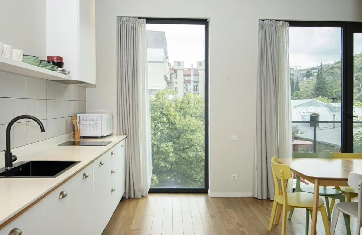 2Br Luxury Apartment With 2 Balconies In Historic Tbilisi Georgia