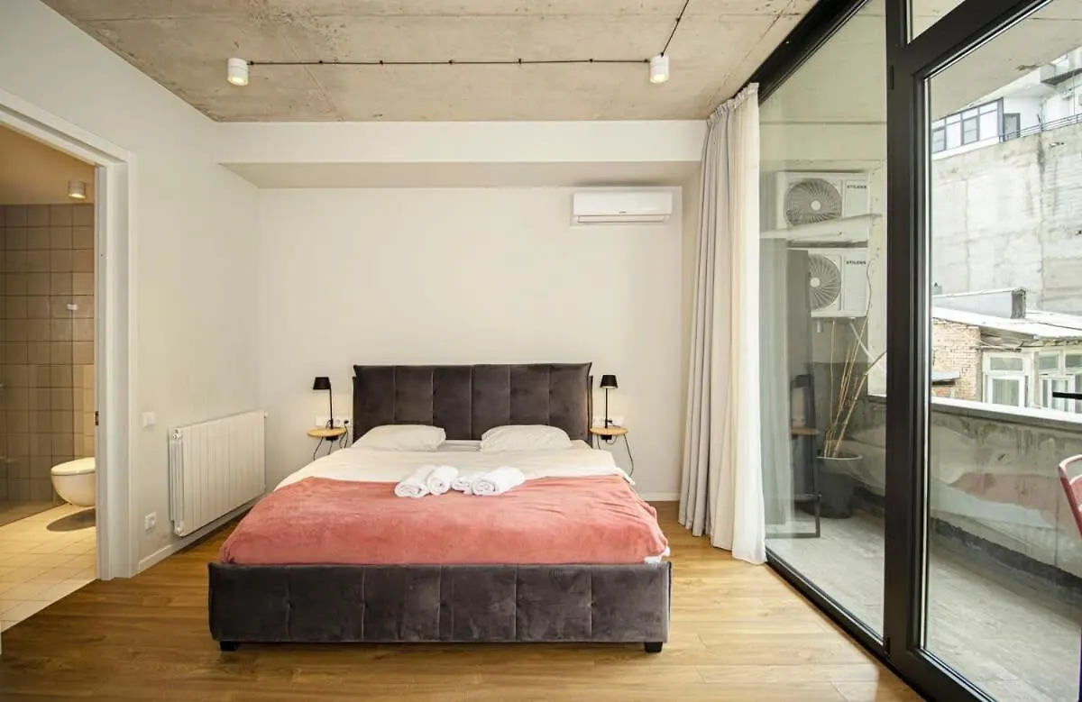 2Br Luxury Apartment With 2 Balconies In Historic Tbilisi