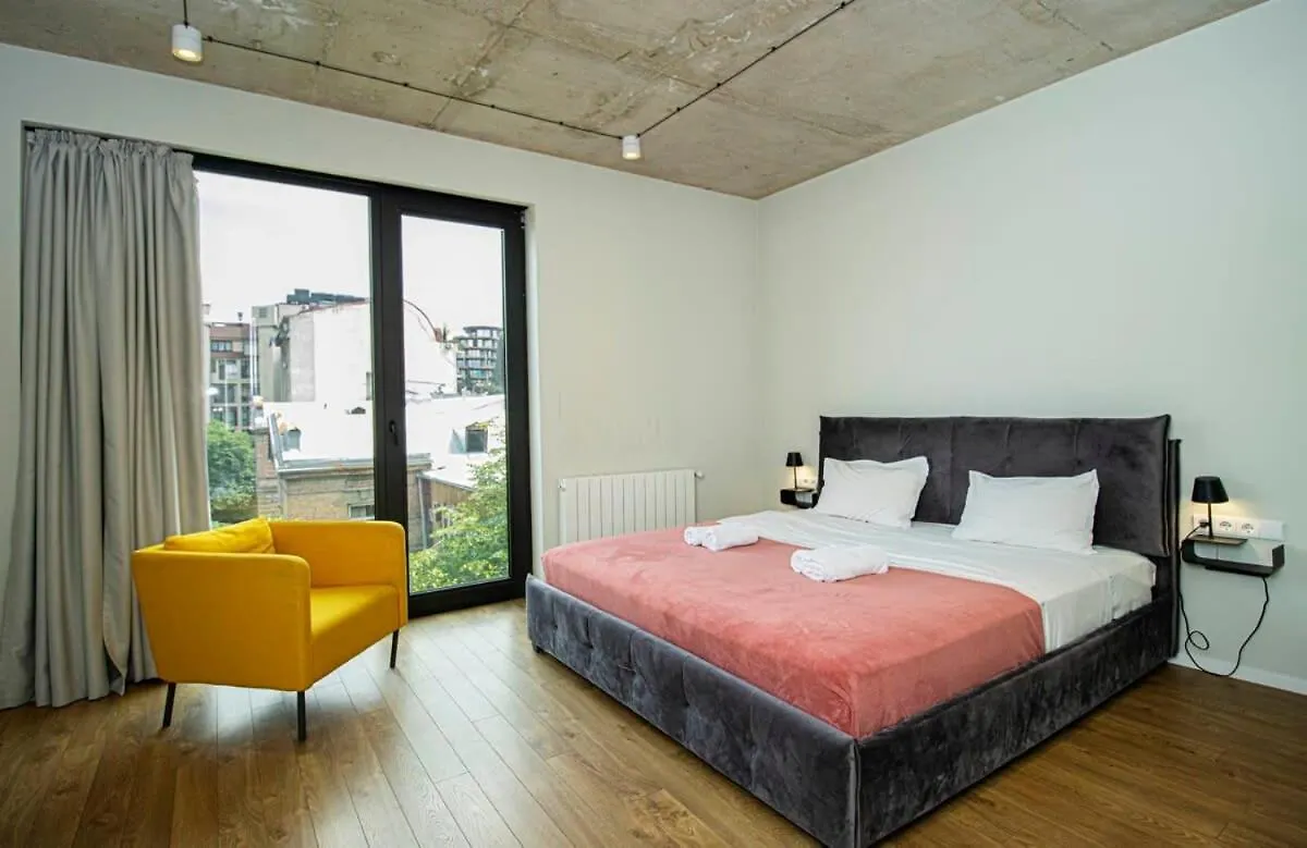 2Br Luxury Apartment With 2 Balconies In Historic Tbilisi