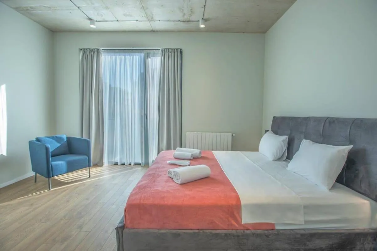 2Br Luxury Apartment With 2 Balconies In Historic Tbilisi