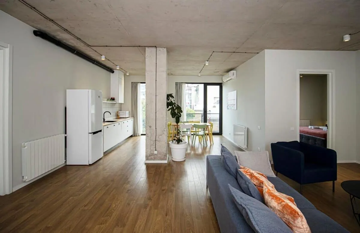 2Br Luxury Apartment With 2 Balconies In Historic Tbilisi